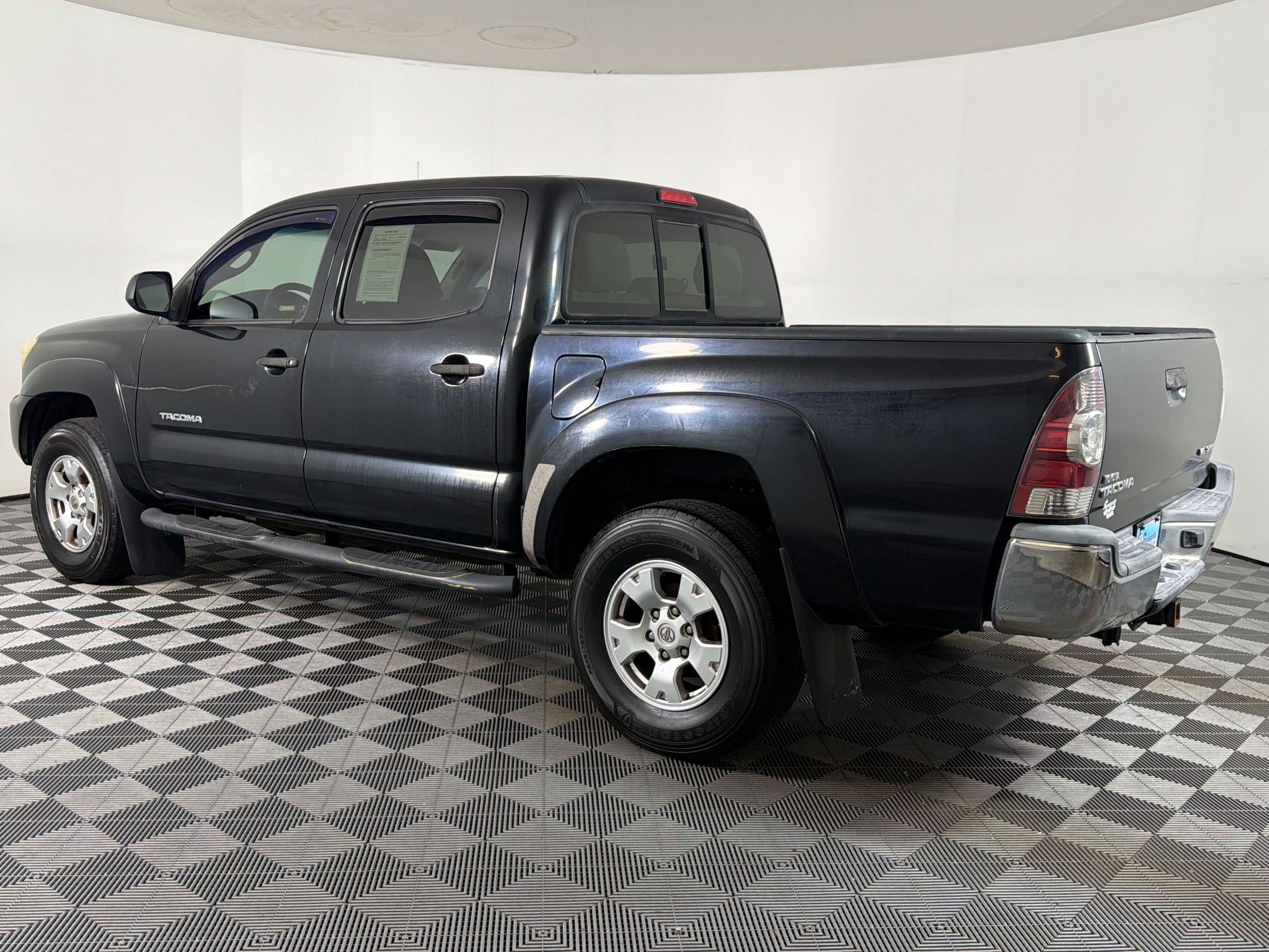 Used 2013 Toyota Tacoma 4x4 Double Cab w/ SR5 Pkg image 2