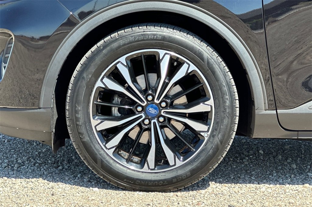 Used 2022 Ford Escape SE w/ SE Sport Appearance Package image 28