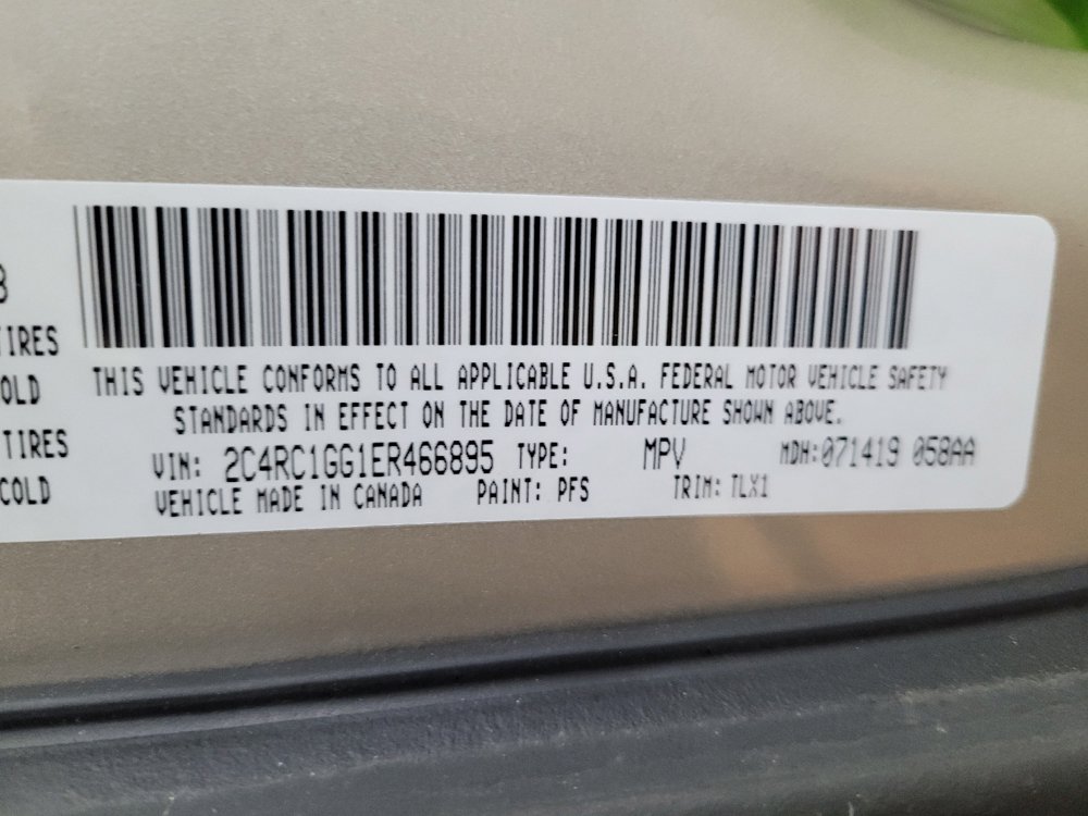 Used 2014 Chrysler Town & Country Limited w/ Luxury Group FWD image 33