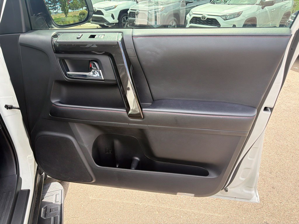 Used 2021 Toyota 4Runner Venture w/ Moonroof Package AWD/4WD image 10