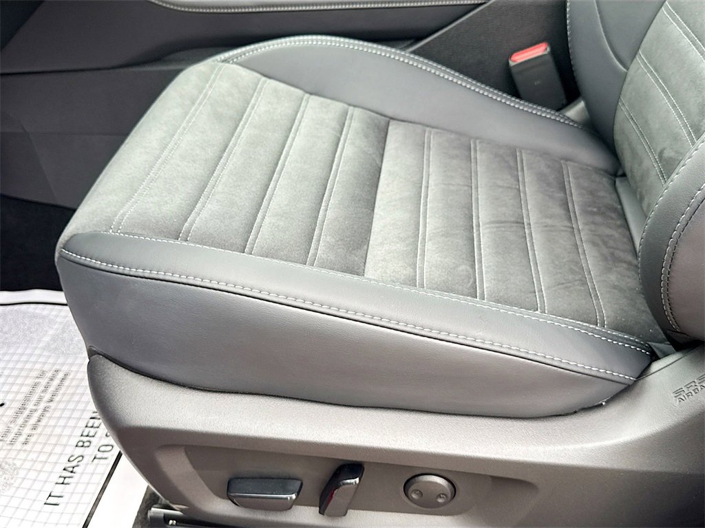 New 2025 Mitsubishi Outlander SE image 20