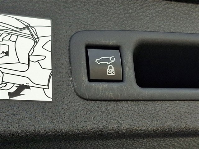 Used 2023 Toyota Sienna XSE w/ XSE Plus Package image 31