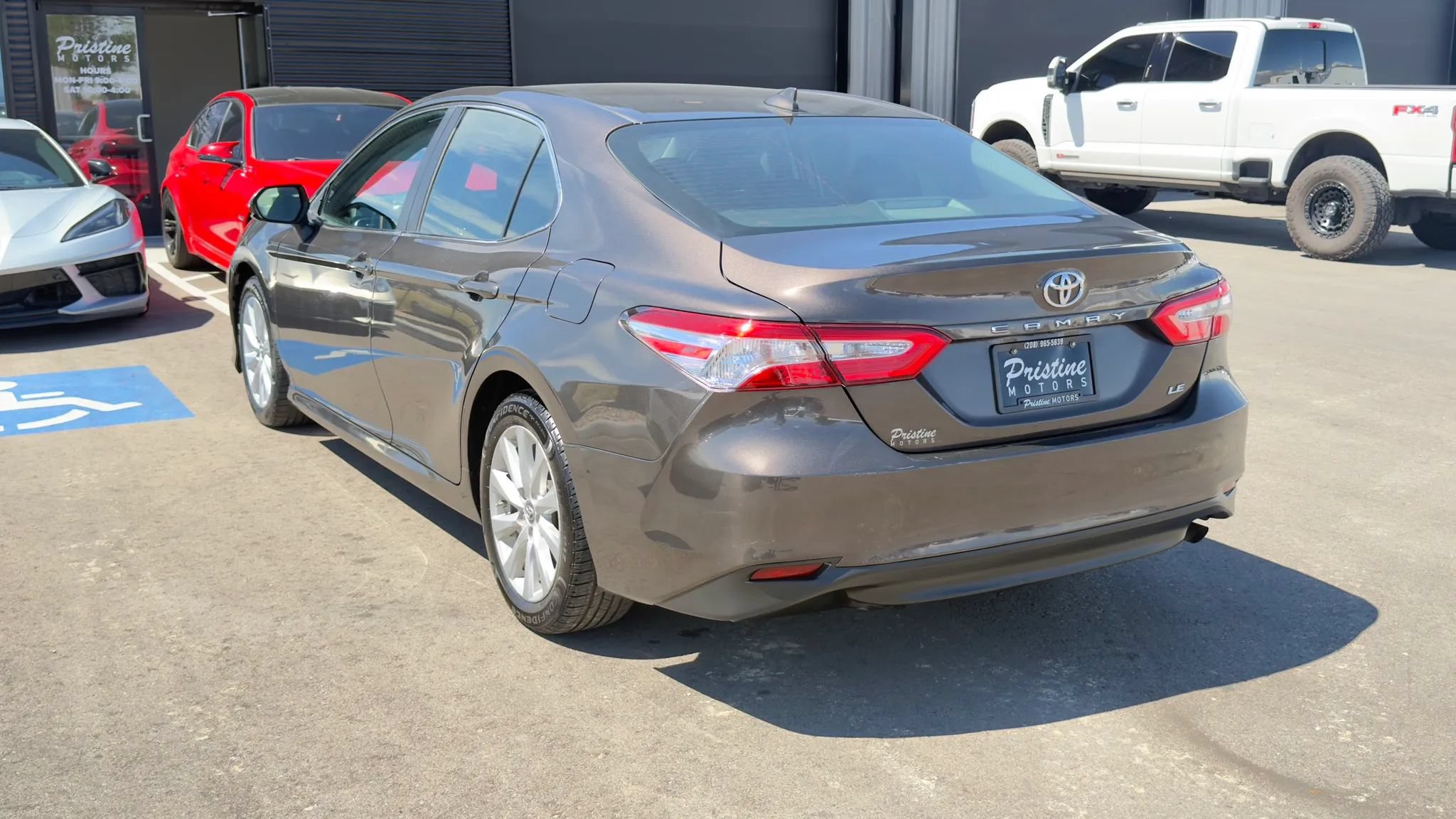 Used 2019 Toyota Camry LE FWD image 4