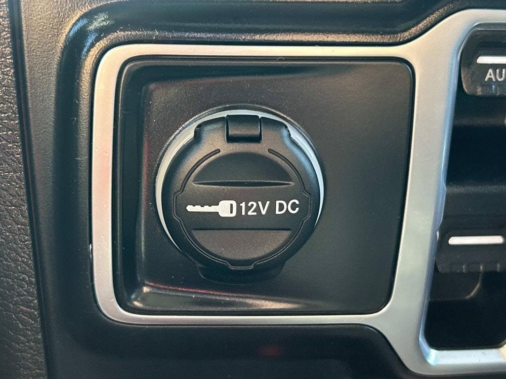 Used 2018 Jeep Wrangler Unlimited Rubicon w/ Dual Top Group AWD/4WD image 22
