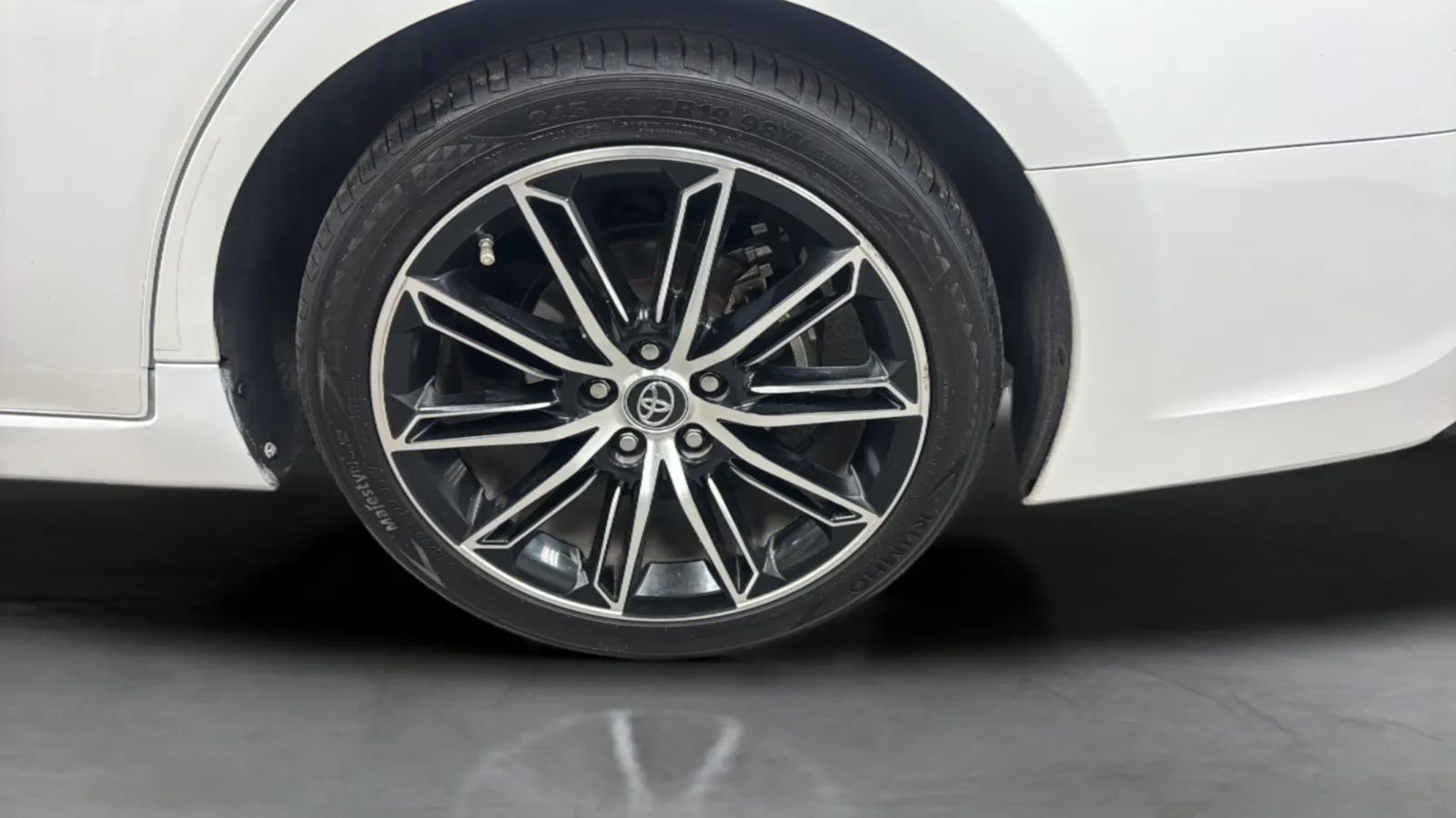 Used 2019 Toyota Avalon XSE w/ Carpet Mat Package FWD image 32