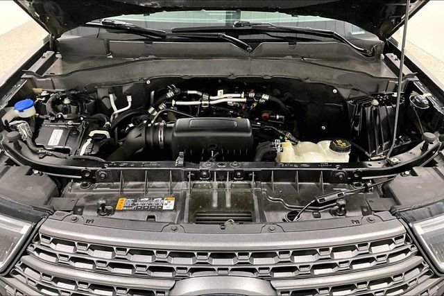Used 2022 Ford Explorer XLT w/ XLT Sport Appearance Package image 32