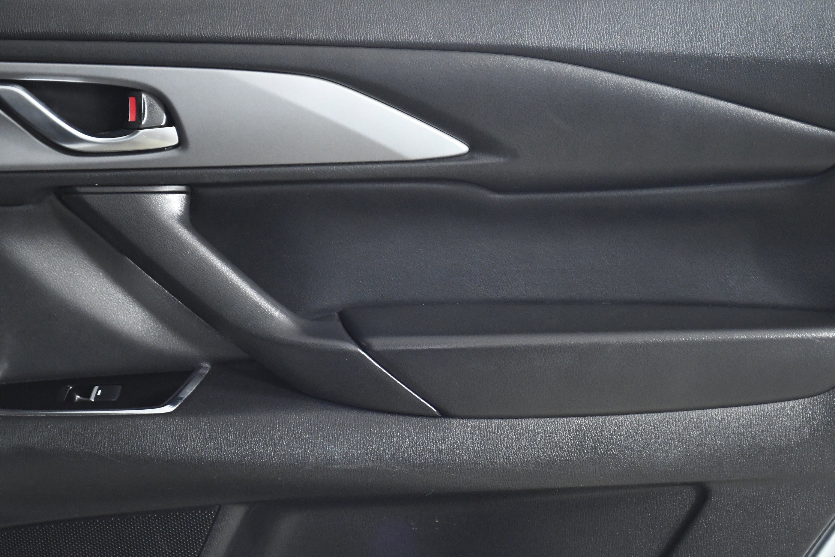 Used 2018 MAZDA CX-9 Touring image 25