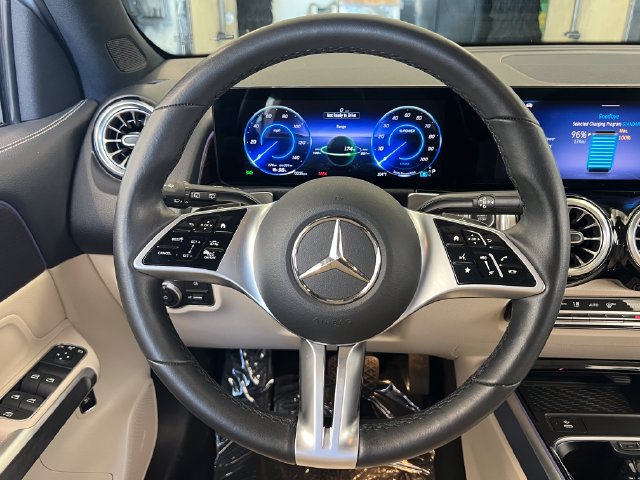 Used 2025 Mercedes-Benz EQB 300 4MATIC image 47