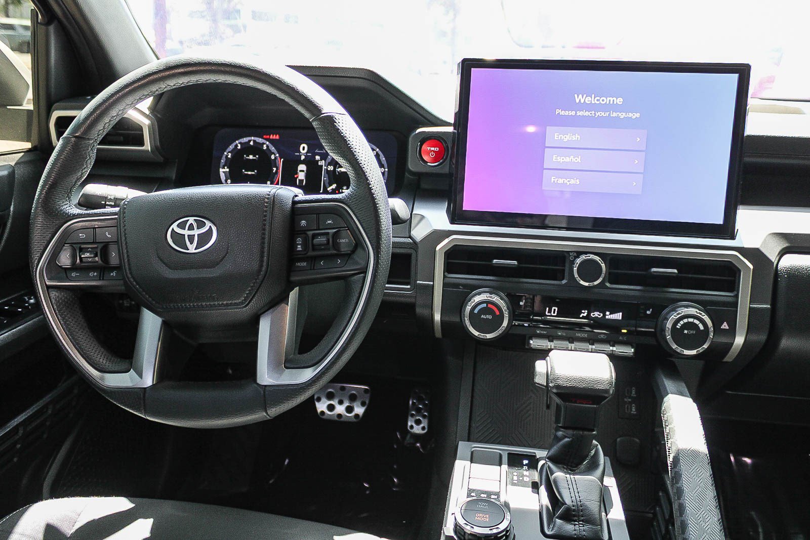 Used 2025 Toyota Tacoma TRD Sport AWD/4WD image 14