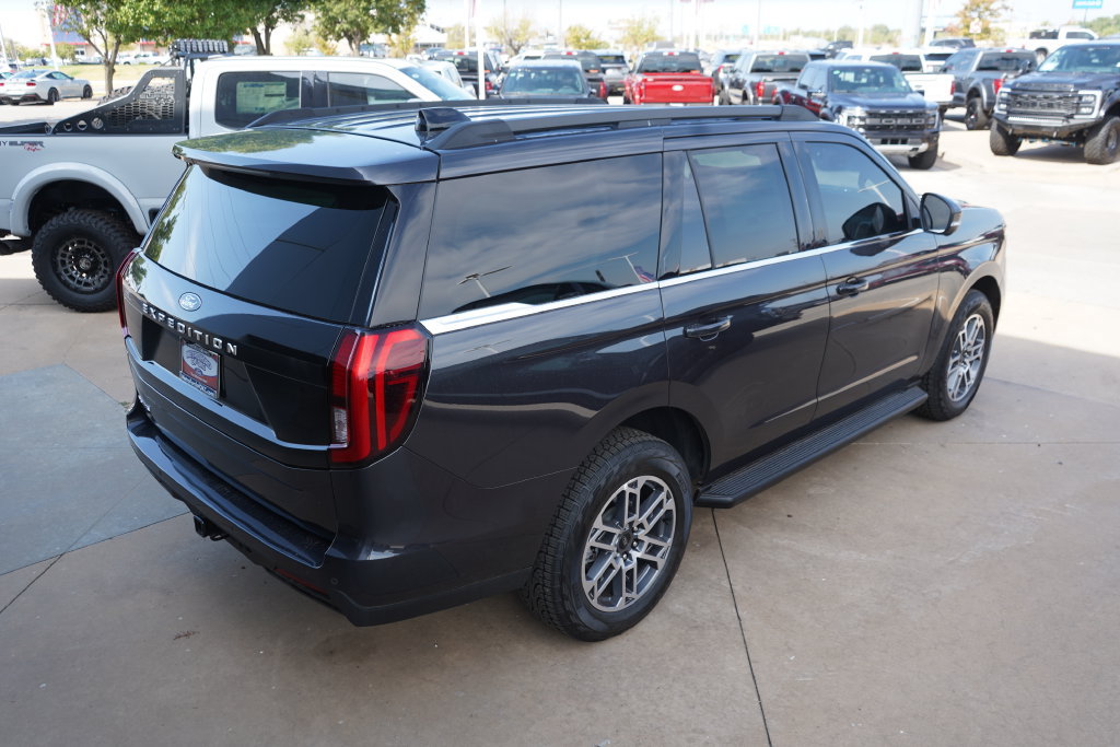 New 2026 Ford Expedition Active AWD/4WD image 16