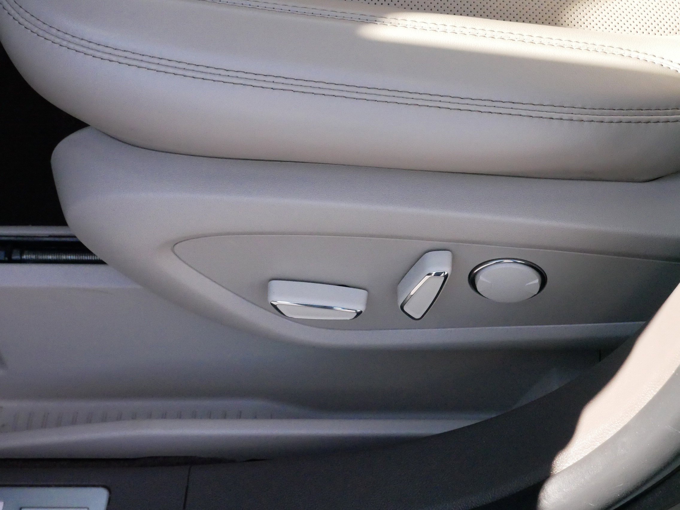 Used 2022 Lincoln Nautilus Reserve image 20