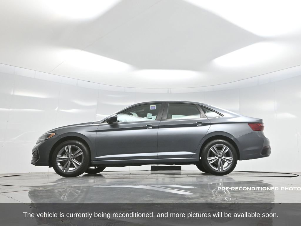 Used 2022 Volkswagen Jetta SE image 64