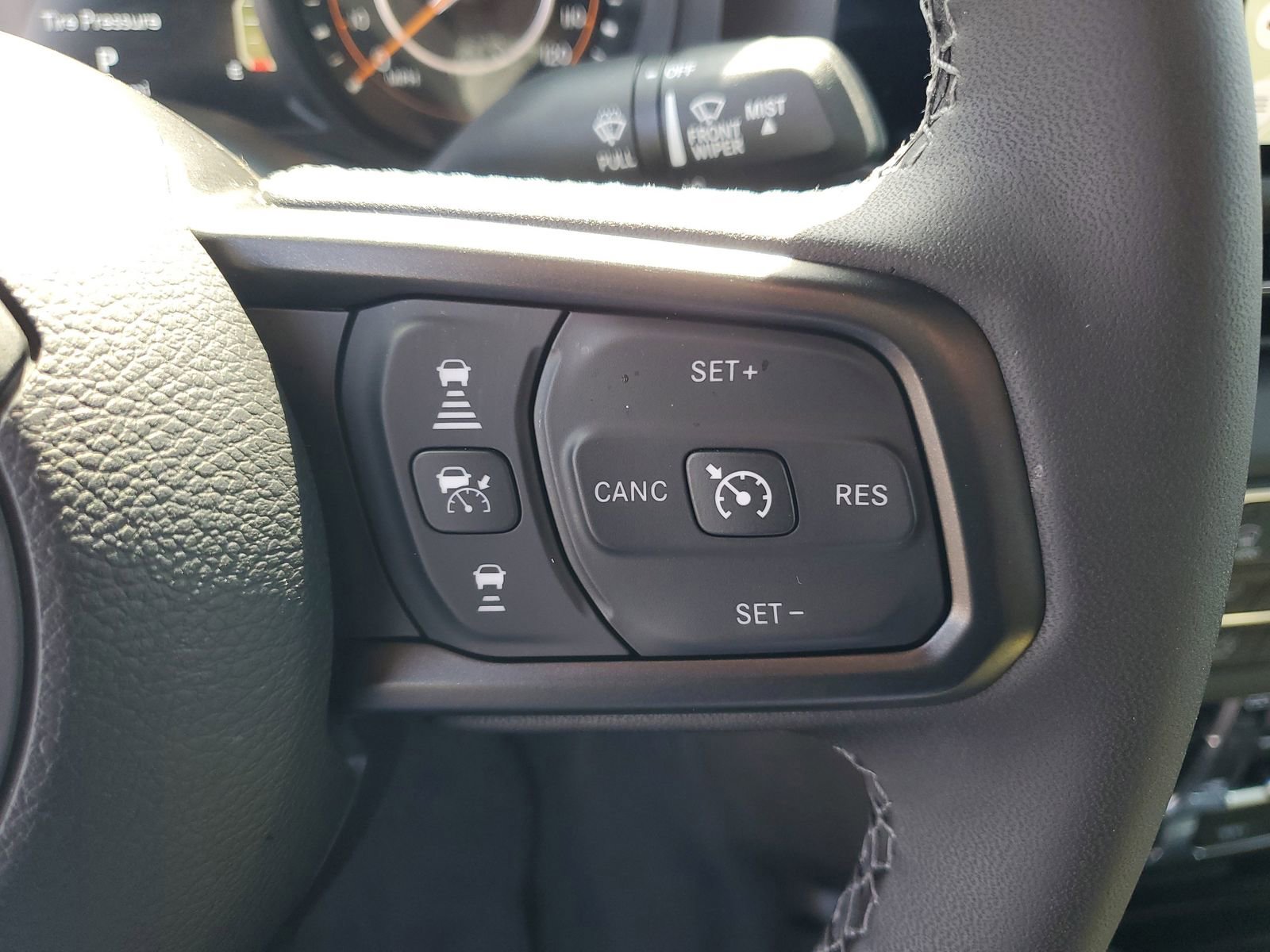 Used 2025 Jeep Gladiator Mojave AWD/4WD image 19