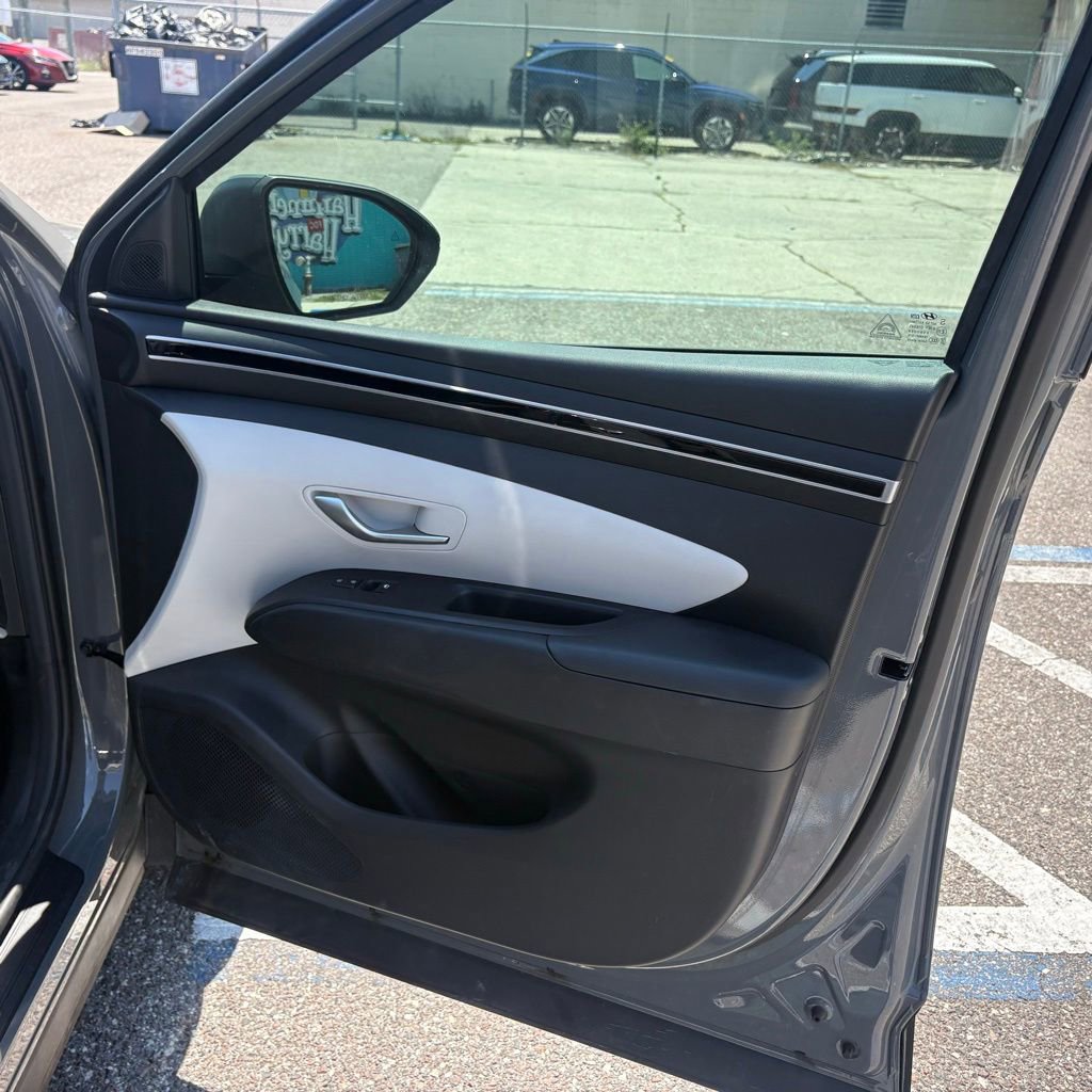 Used 2024 Hyundai Tucson SE image 17