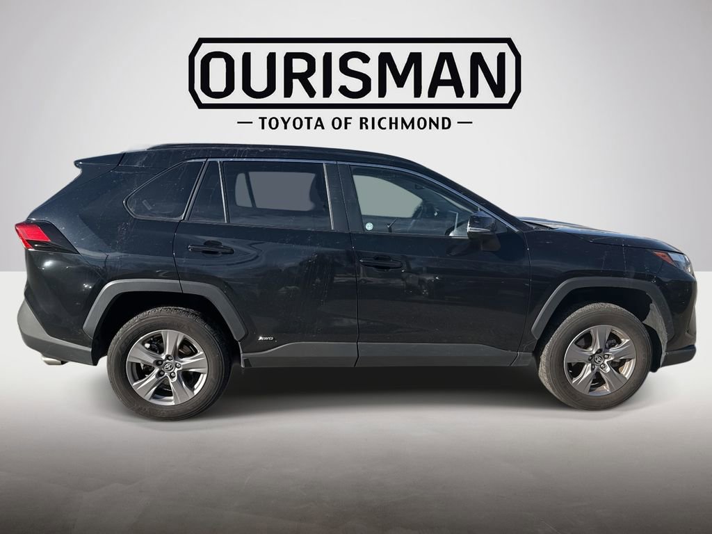 Used 2025 Toyota RAV4 XLE image 8