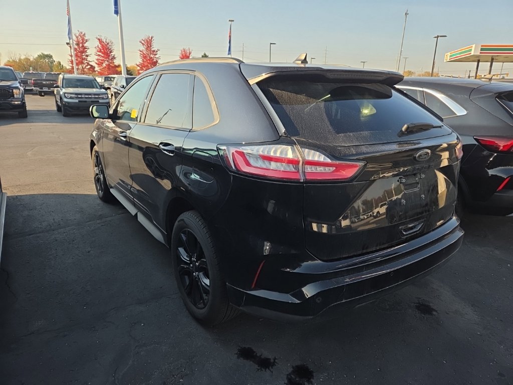 Certified 2024 Ford Edge SE w/ Black Appearance Package AWD/4WD image 9