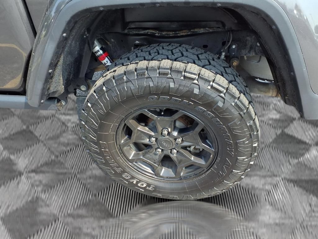 Certified 2020 Jeep Gladiator Rubicon AWD/4WD image 24