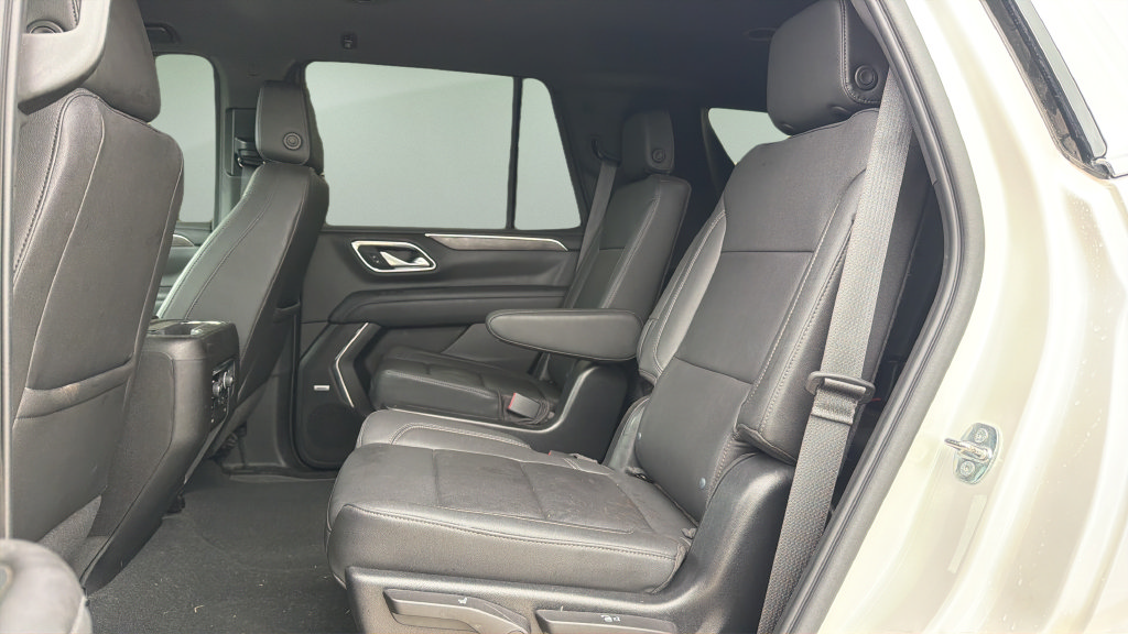 Used 2022 Chevrolet Tahoe LT w/ Luxury Package AWD/4WD image 15