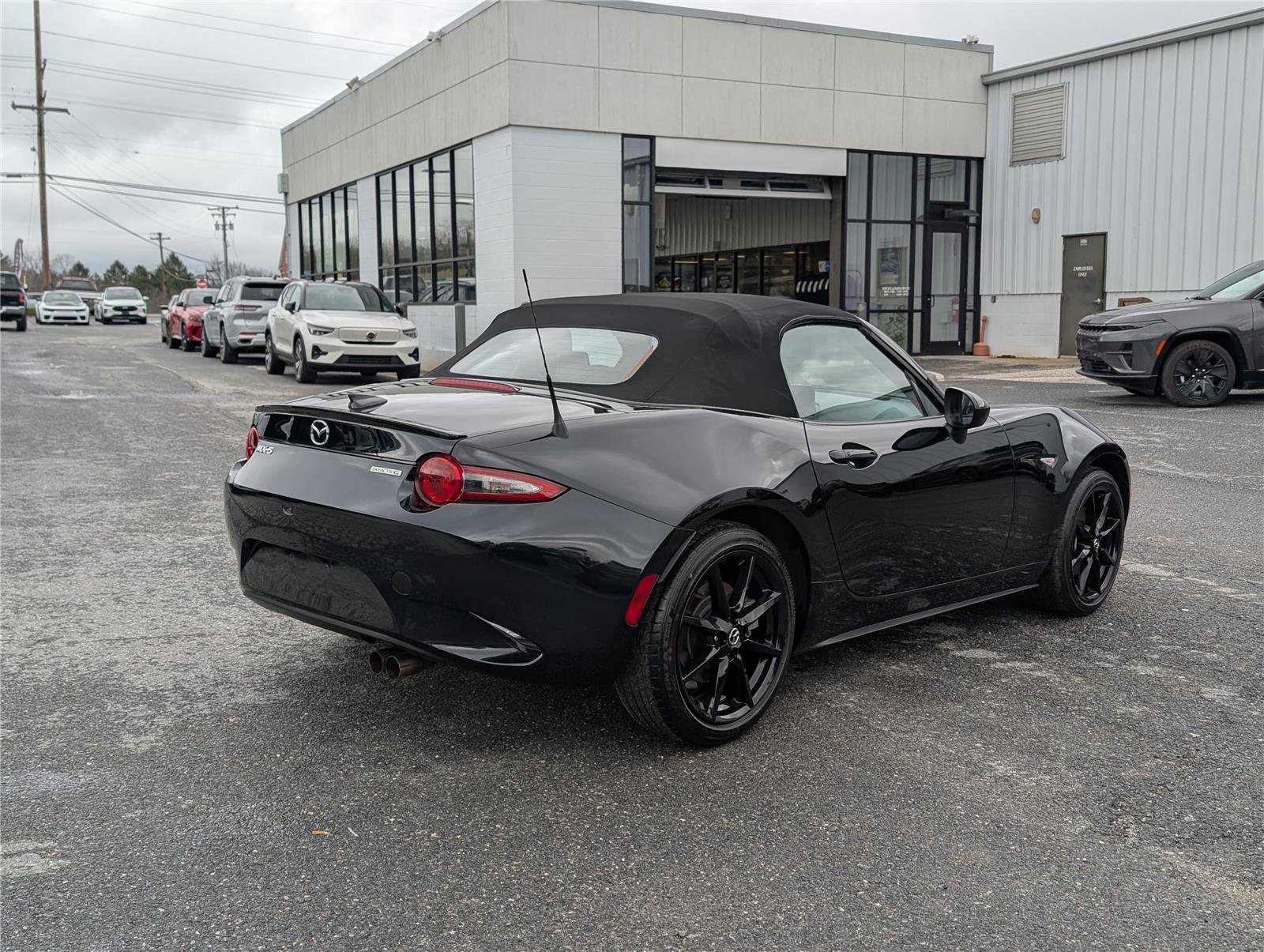 Used 2021 MAZDA MX-5 Miata Club image 10