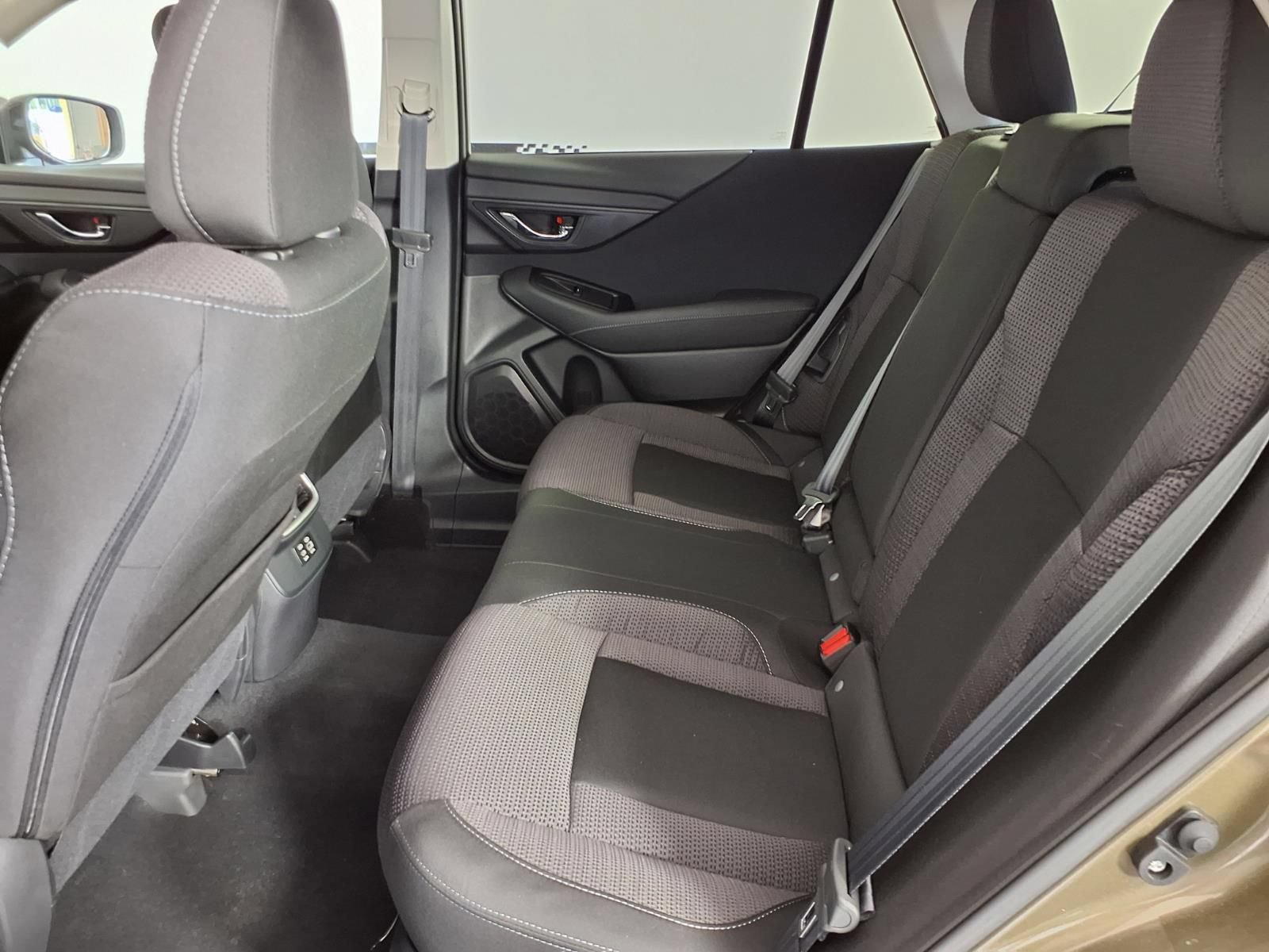 Certified 2025 Subaru Outback Premium AWD/4WD image 12