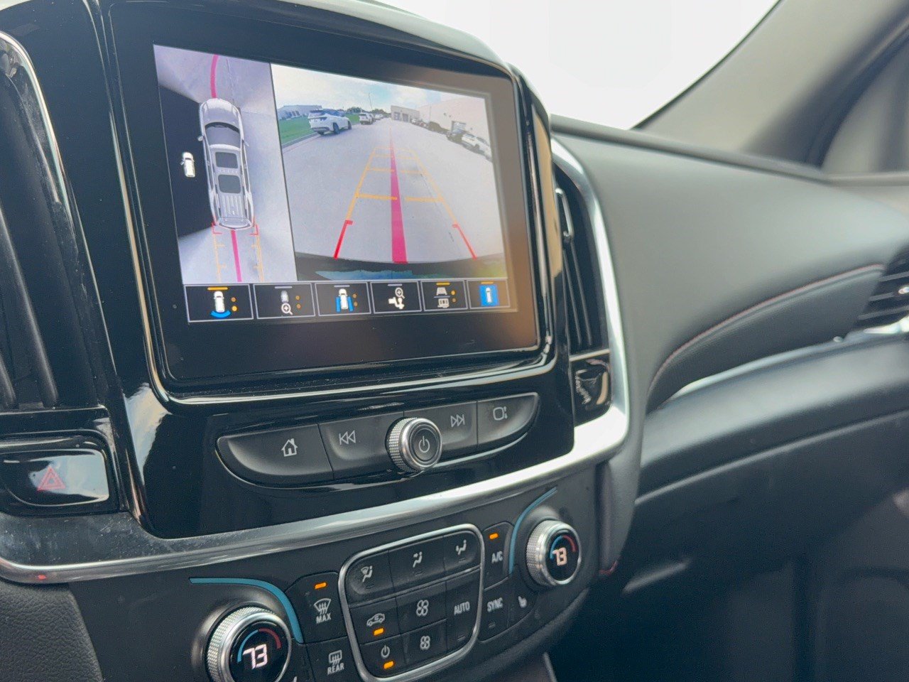 Used 2023 Chevrolet Traverse RS FWD image 24