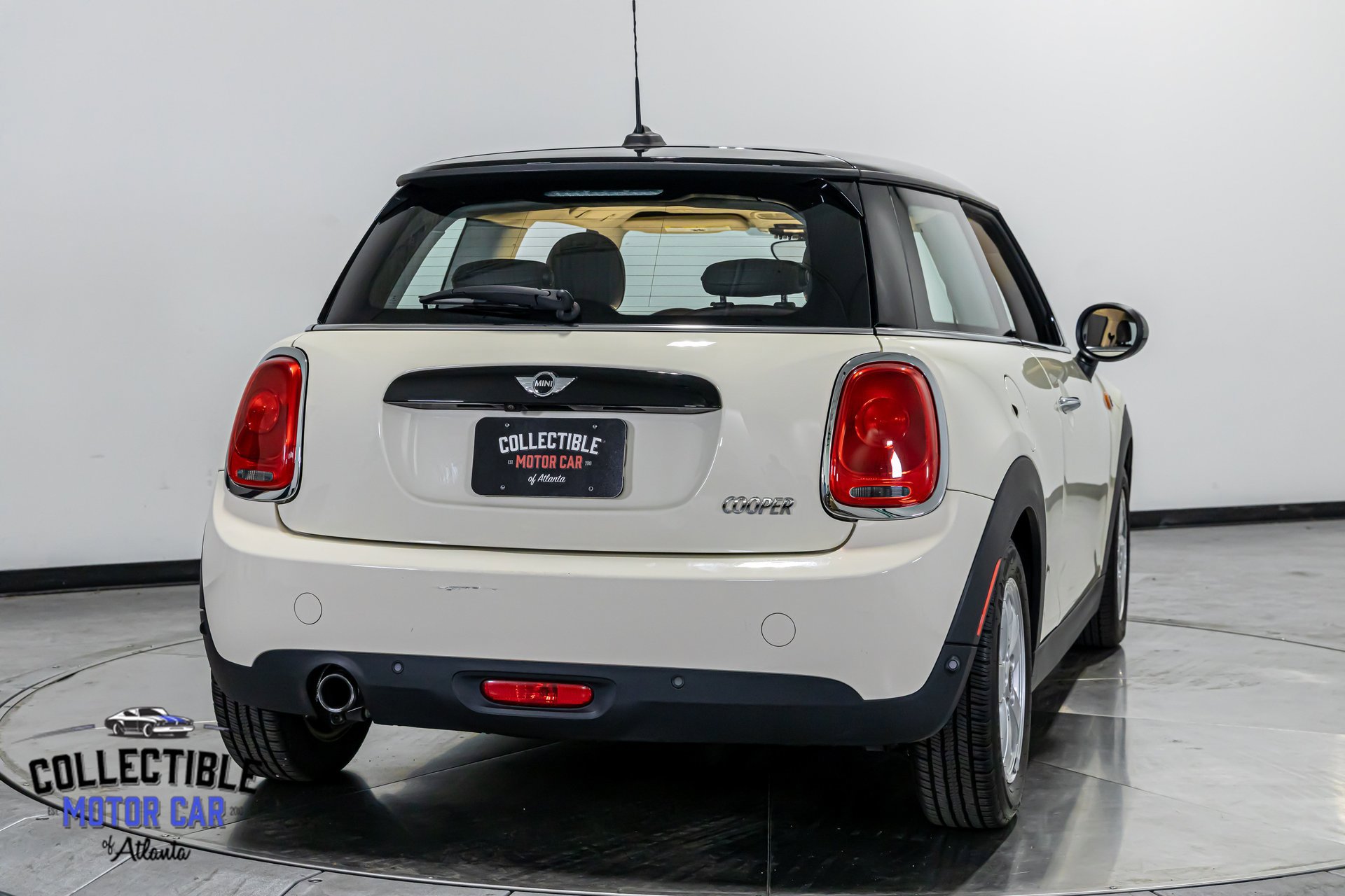 Used 2018 MINI Cooper 2-Door Hardtop image 13