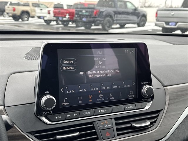 Used 2025 Nissan Altima 2.5 SV image 17