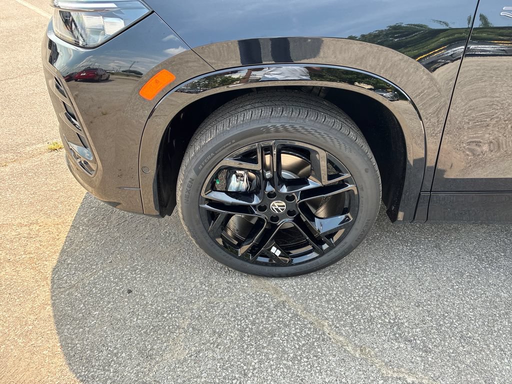 New 2026 Volkswagen Tiguan SE R-Line AWD/4WD image 9