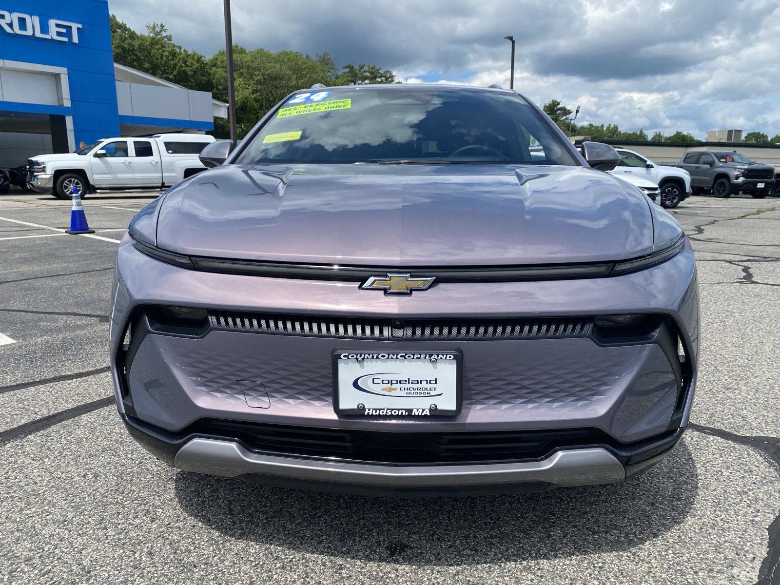 Used 2024 Chevrolet Equinox EV LT AWD/4WD image 8