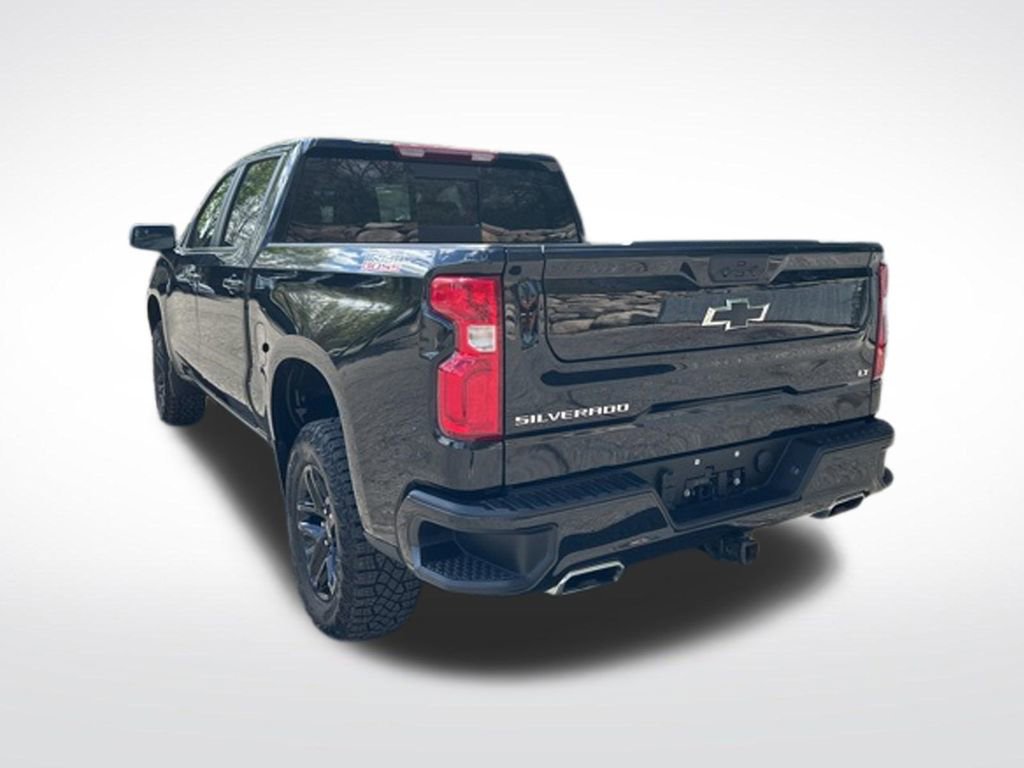 Used 2024 Chevrolet Silverado 1500 LT Trail Boss w/ Convenience Package II AWD/4WD image 3