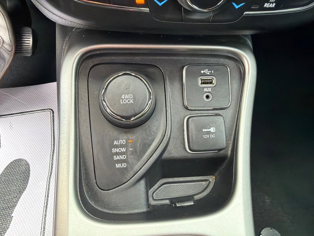 Used 2021 Jeep Compass Latitude w/ Convenience Group AWD/4WD image 42