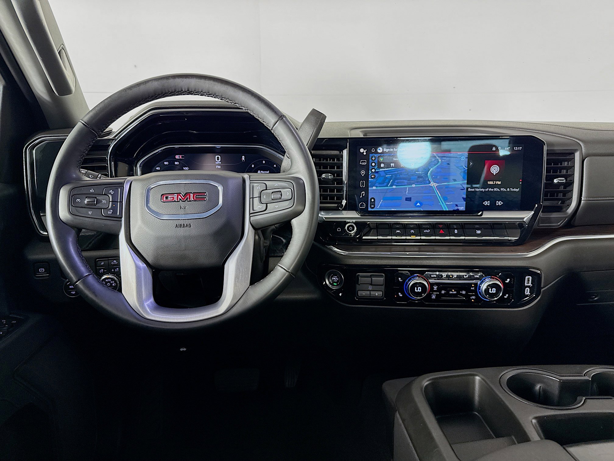 Used 2025 GMC Sierra 1500 SLT image 27