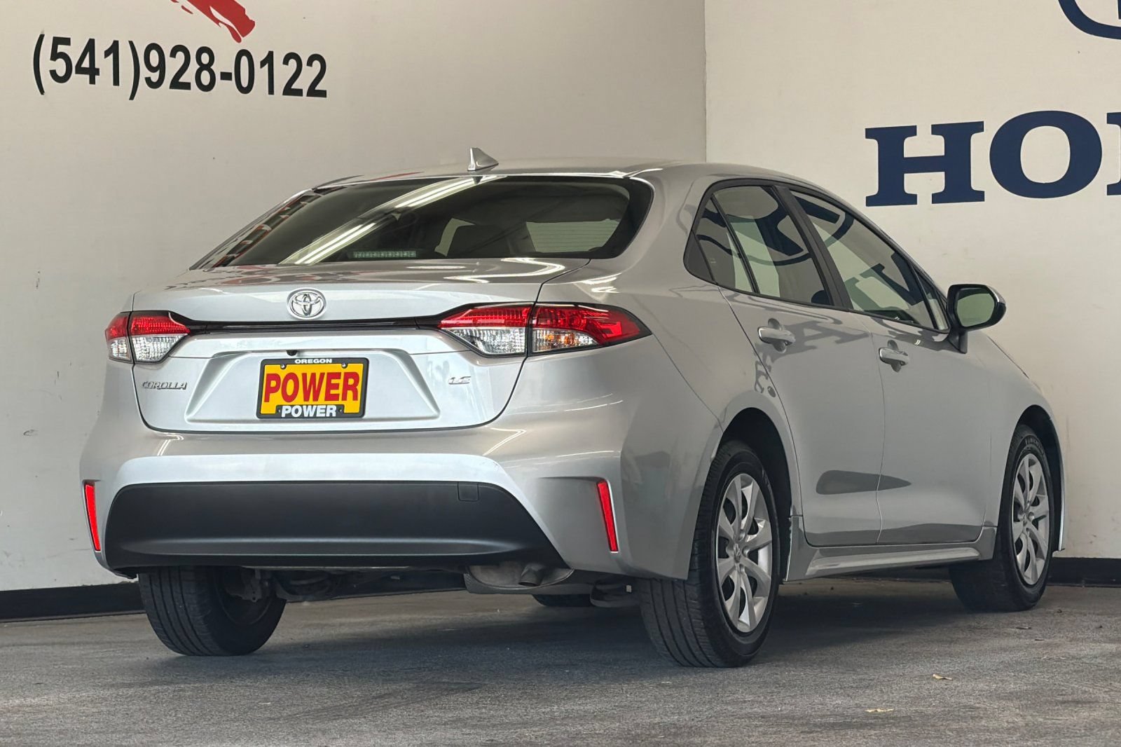 Used 2024 Toyota Corolla LE FWD image 3
