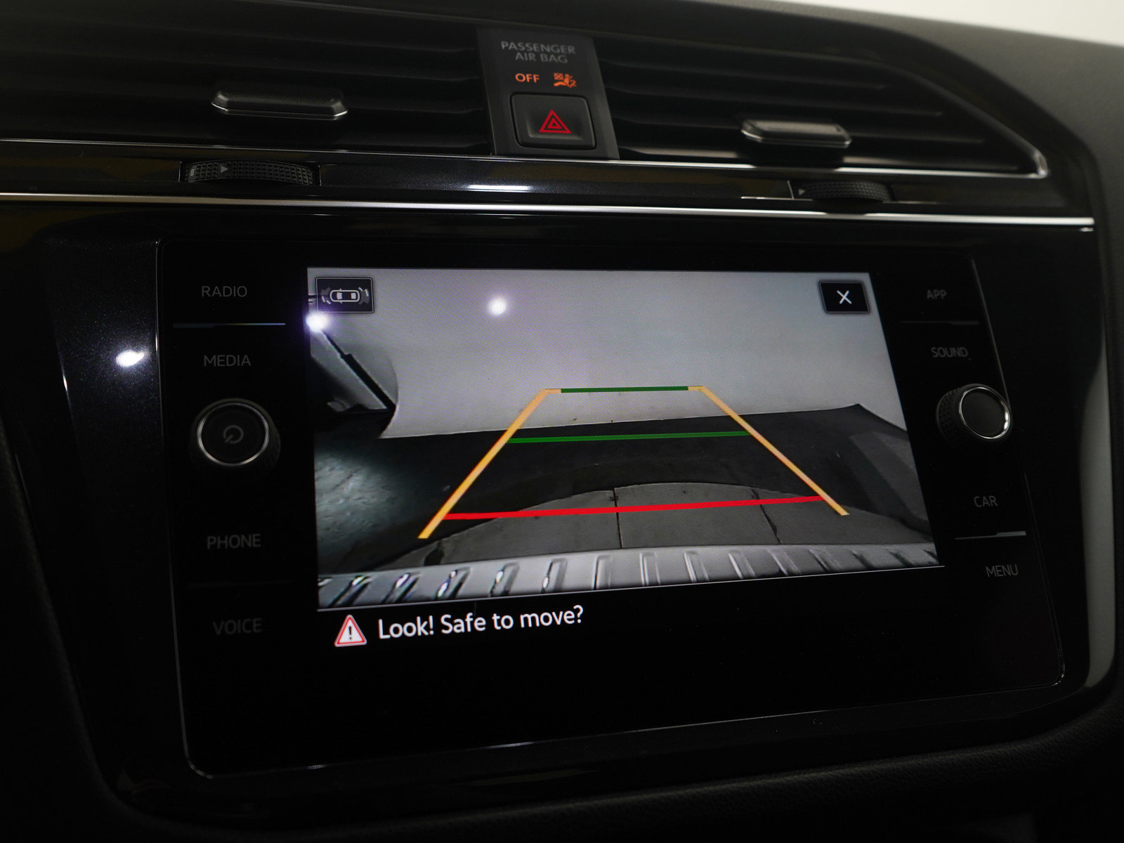 Used 2022 Volkswagen Tiguan SE R-Line image 22