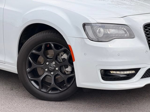 Used 2023 Chrysler 300 Touring L w/ Popular Equipment Group AWD/4WD image 2