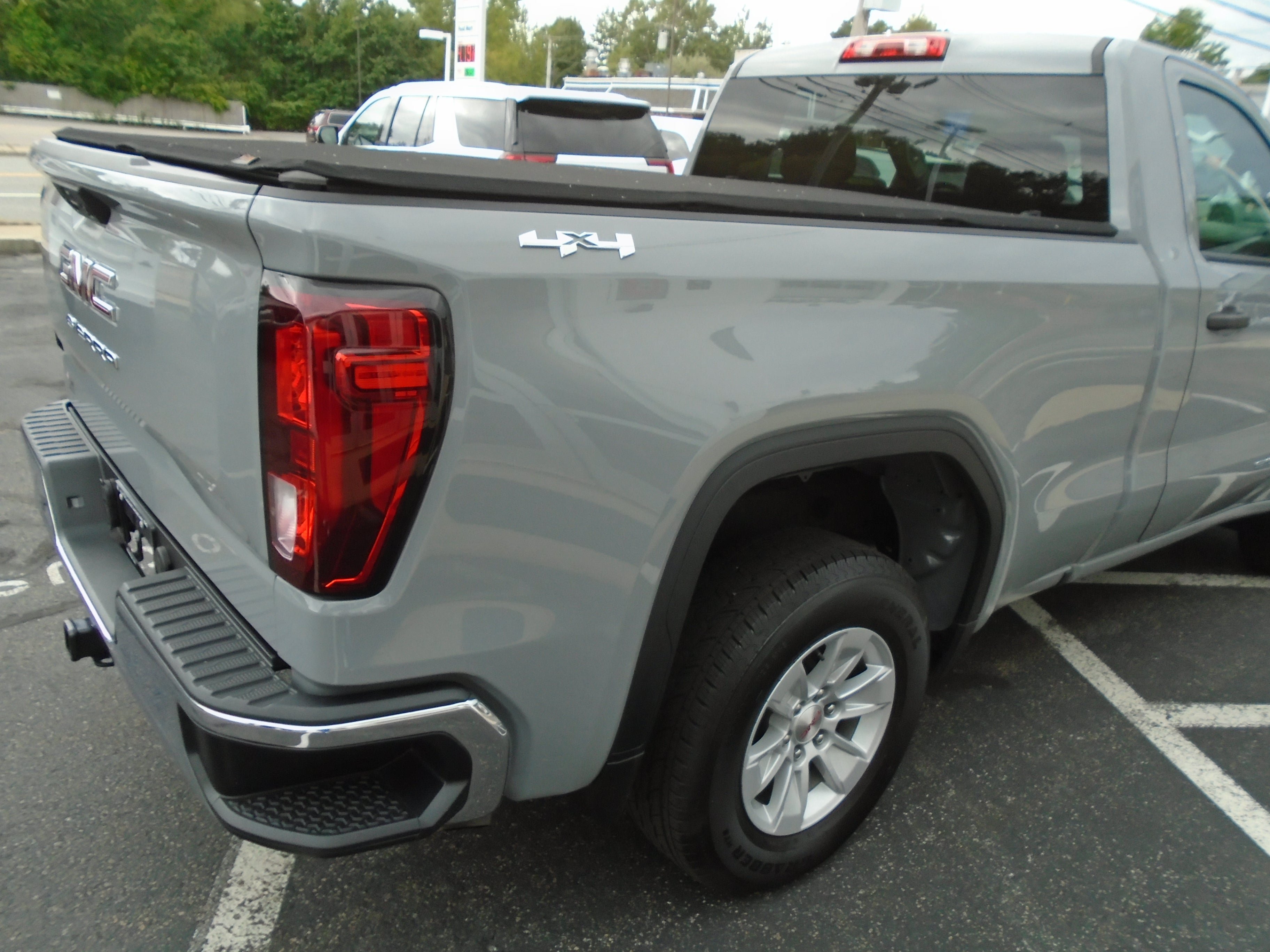 Certified 2025 GMC Sierra 1500 Pro w/ Pro Value Package AWD/4WD image 14