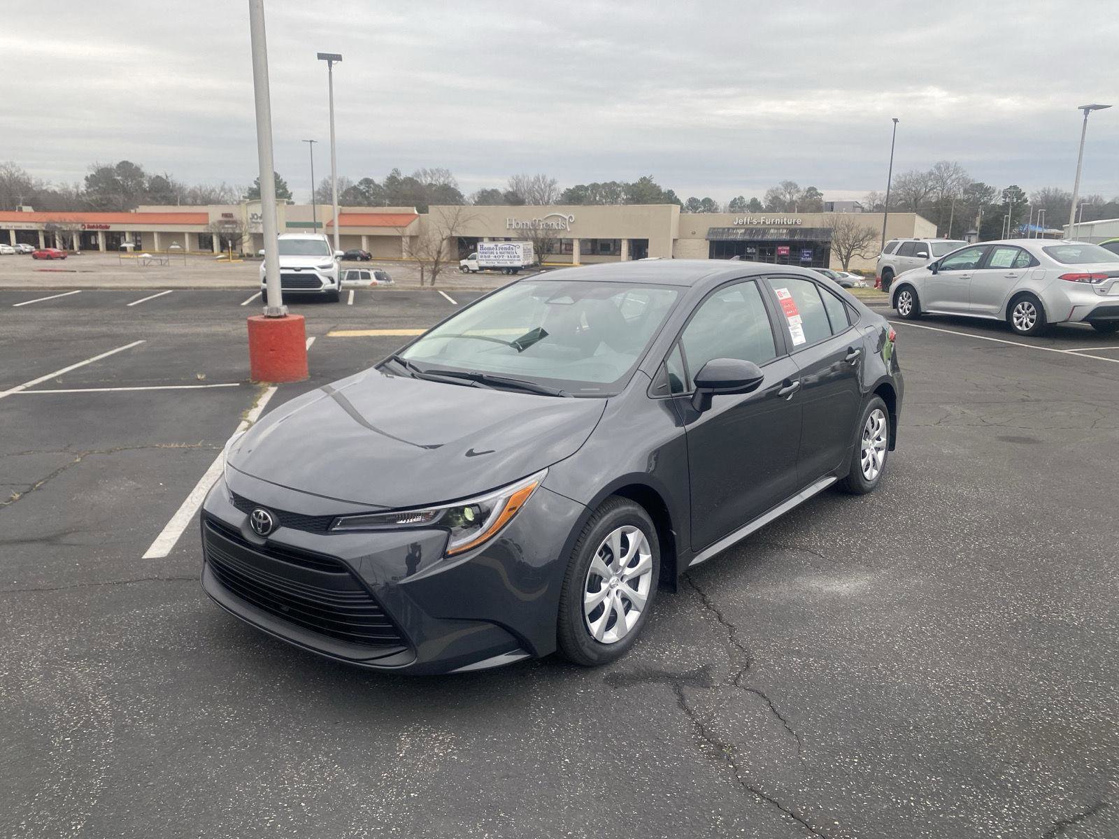 Used 2026 Toyota Corolla LE image 3