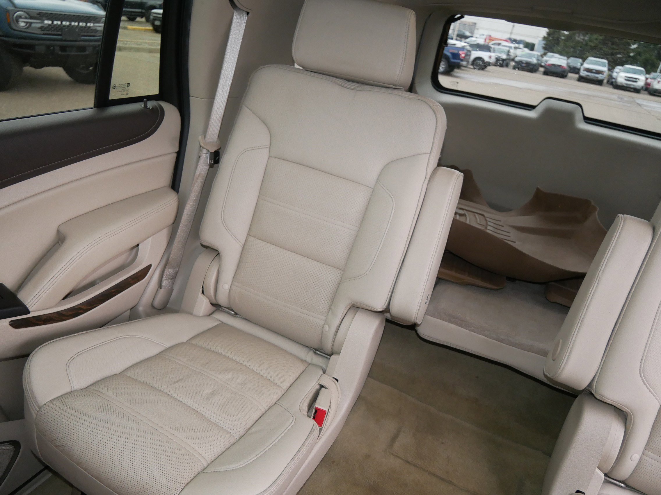 Used 2018 GMC Yukon Denali w/ Enhanced Security Package image 12