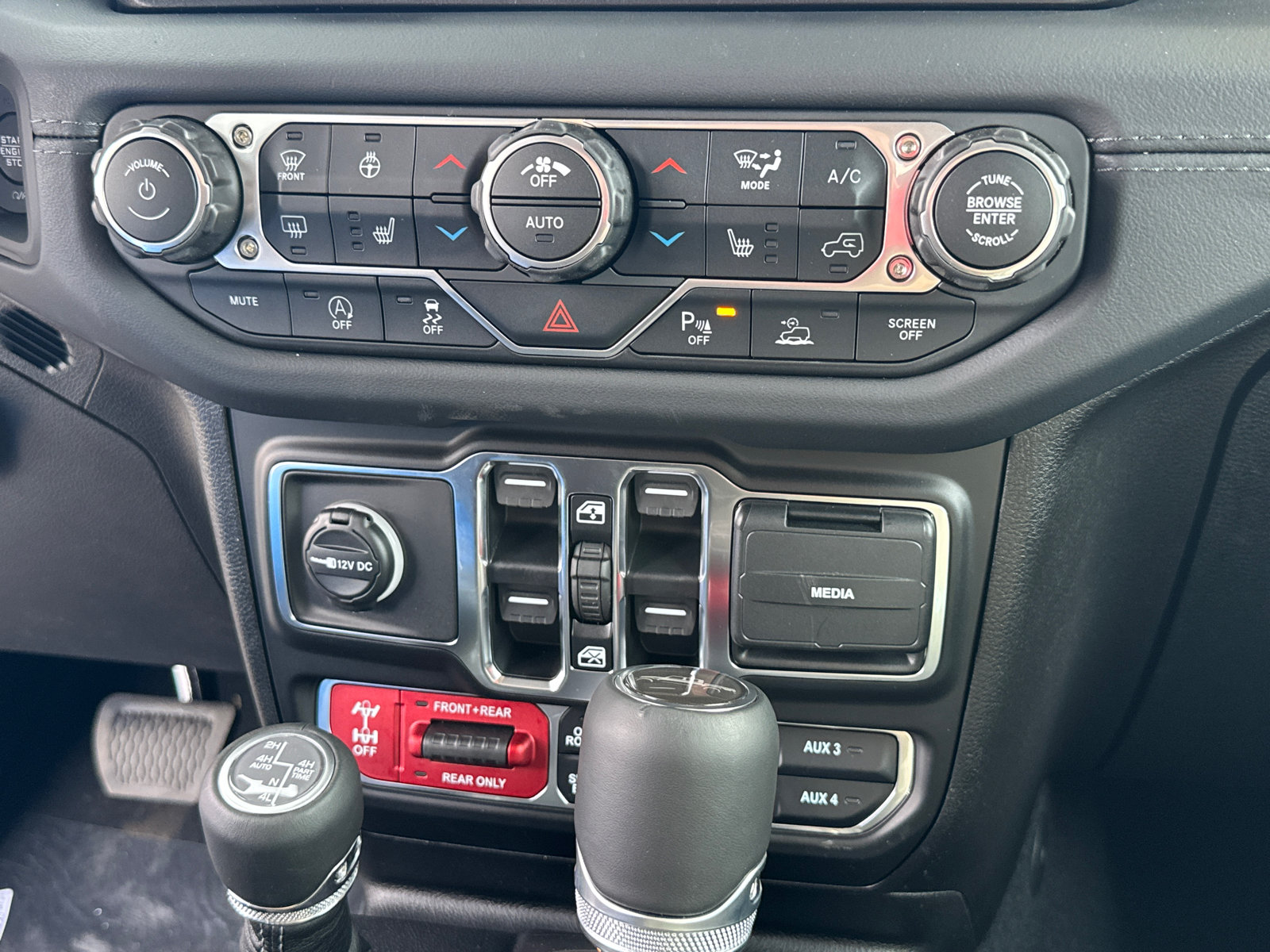 New 2026 Jeep Gladiator Rubicon AWD/4WD image 13