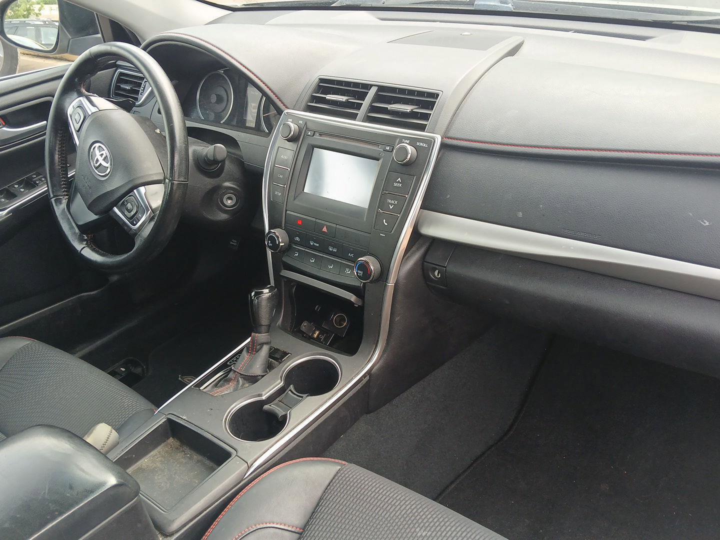 Used 2016 Toyota Camry SE image 8