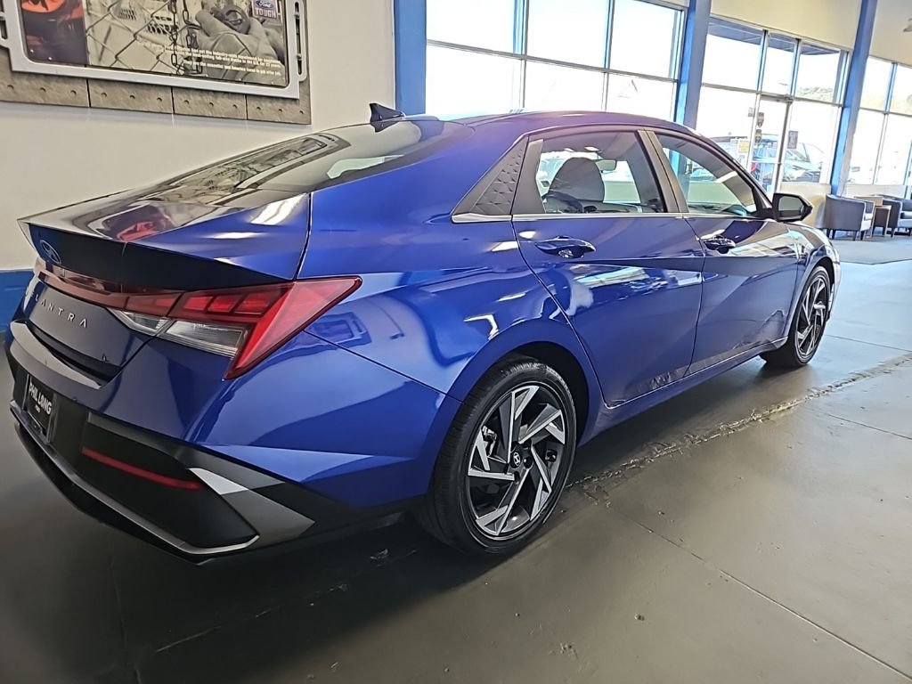 Used 2025 Hyundai Elantra SEL image 5