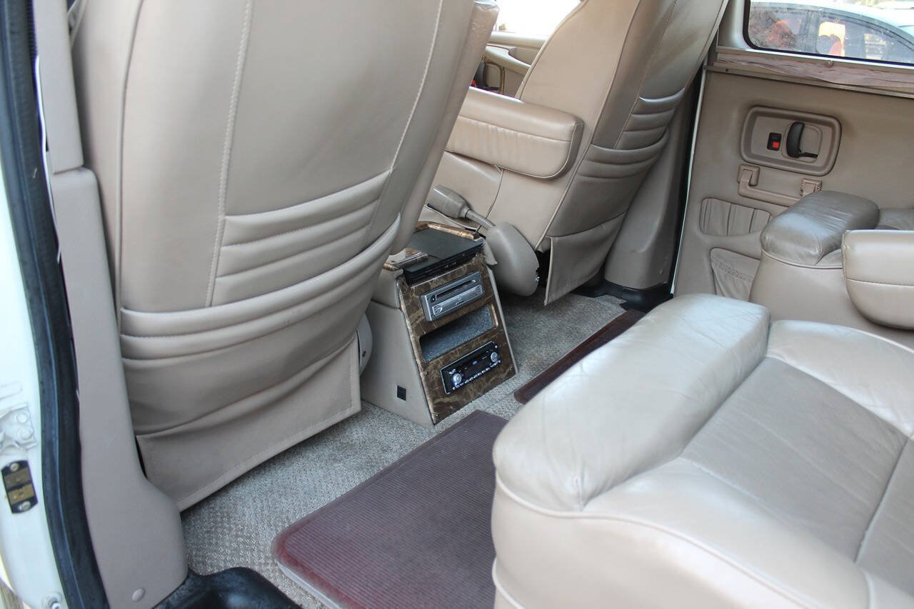 Used 2006 Chevrolet Express 1500 RWD image 27