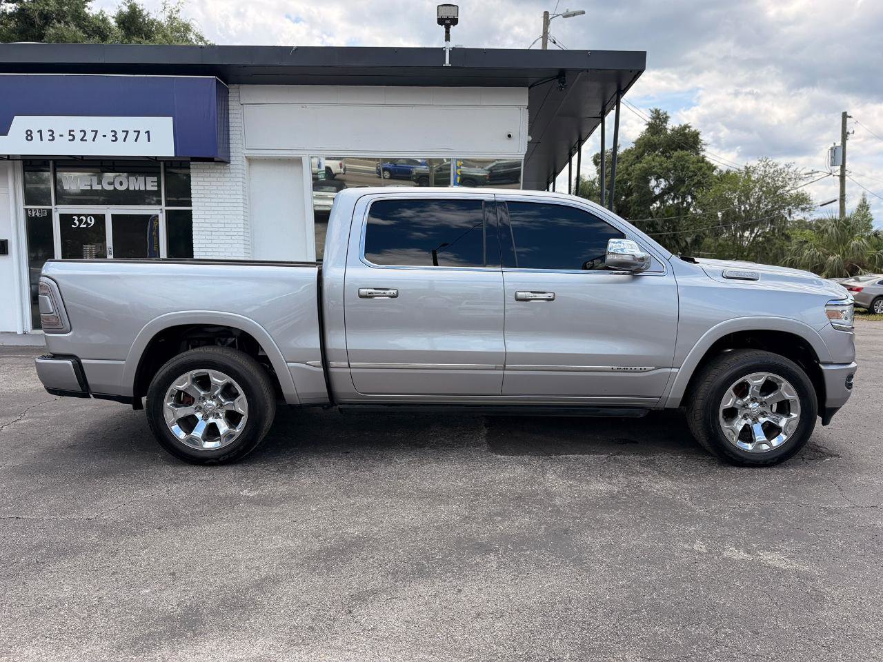 Used 2019 RAM 1500 Limited AWD/4WD image 6