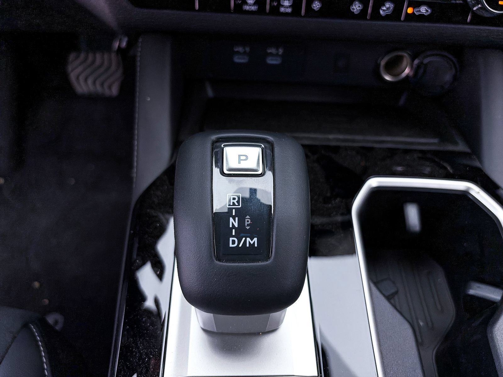New 2026 Mitsubishi Outlander LE AWD/4WD image 17