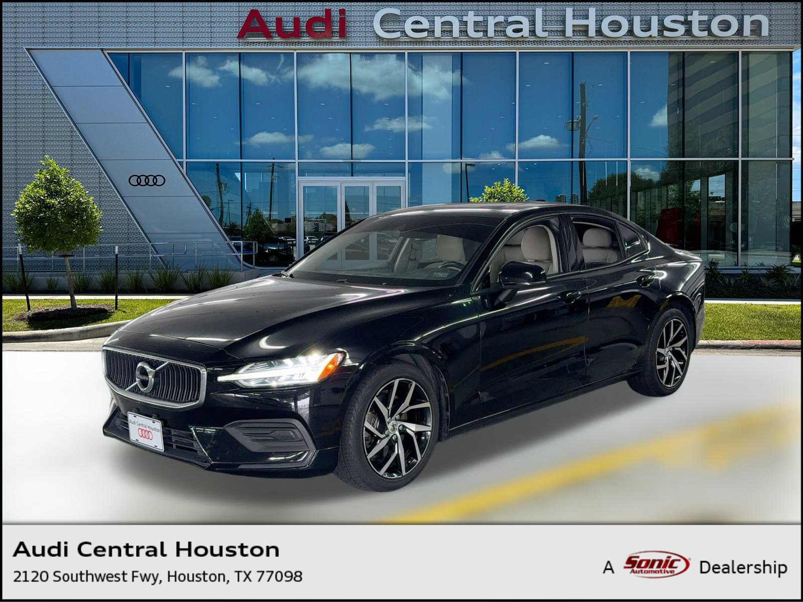 Used 2019 Volvo S60 T5 Momentum image 1