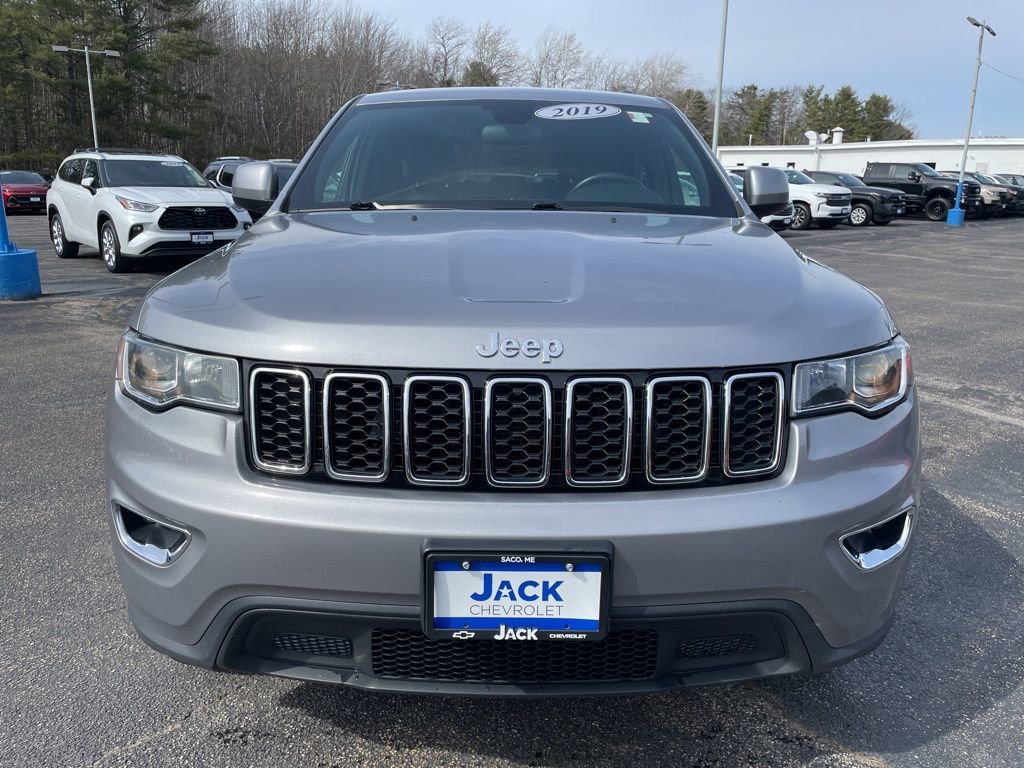 Used 2019 Jeep Grand Cherokee Laredo AWD/4WD image 2