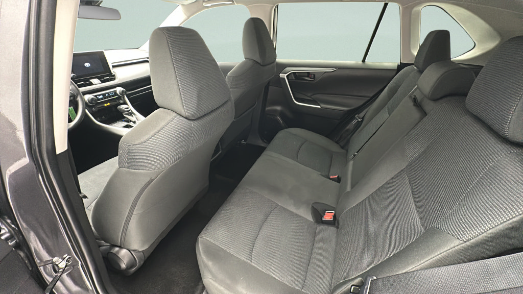 Used 2025 Toyota RAV4 LE AWD/4WD image 10