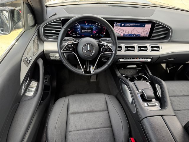 Used 2025 Mercedes-Benz GLS 450 4MATIC image 22