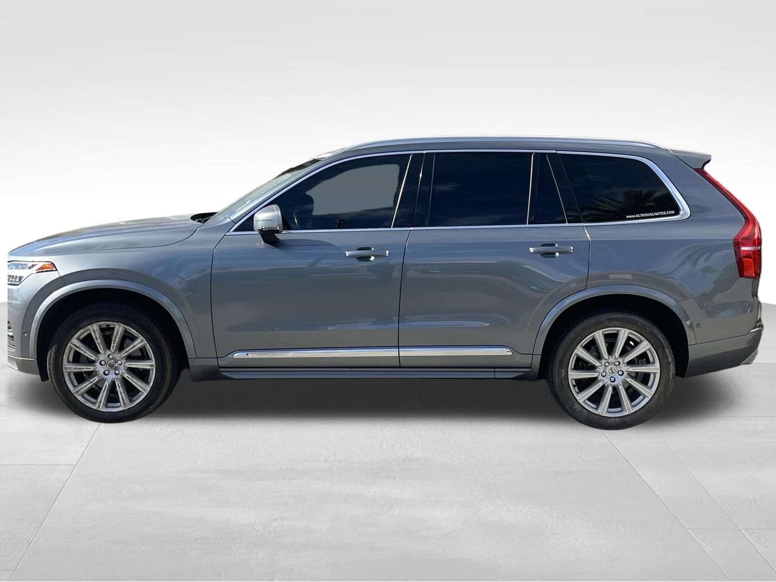 Used 2017 Volvo XC90 T6 Inscription w/ Vision Package AWD/4WD image 3