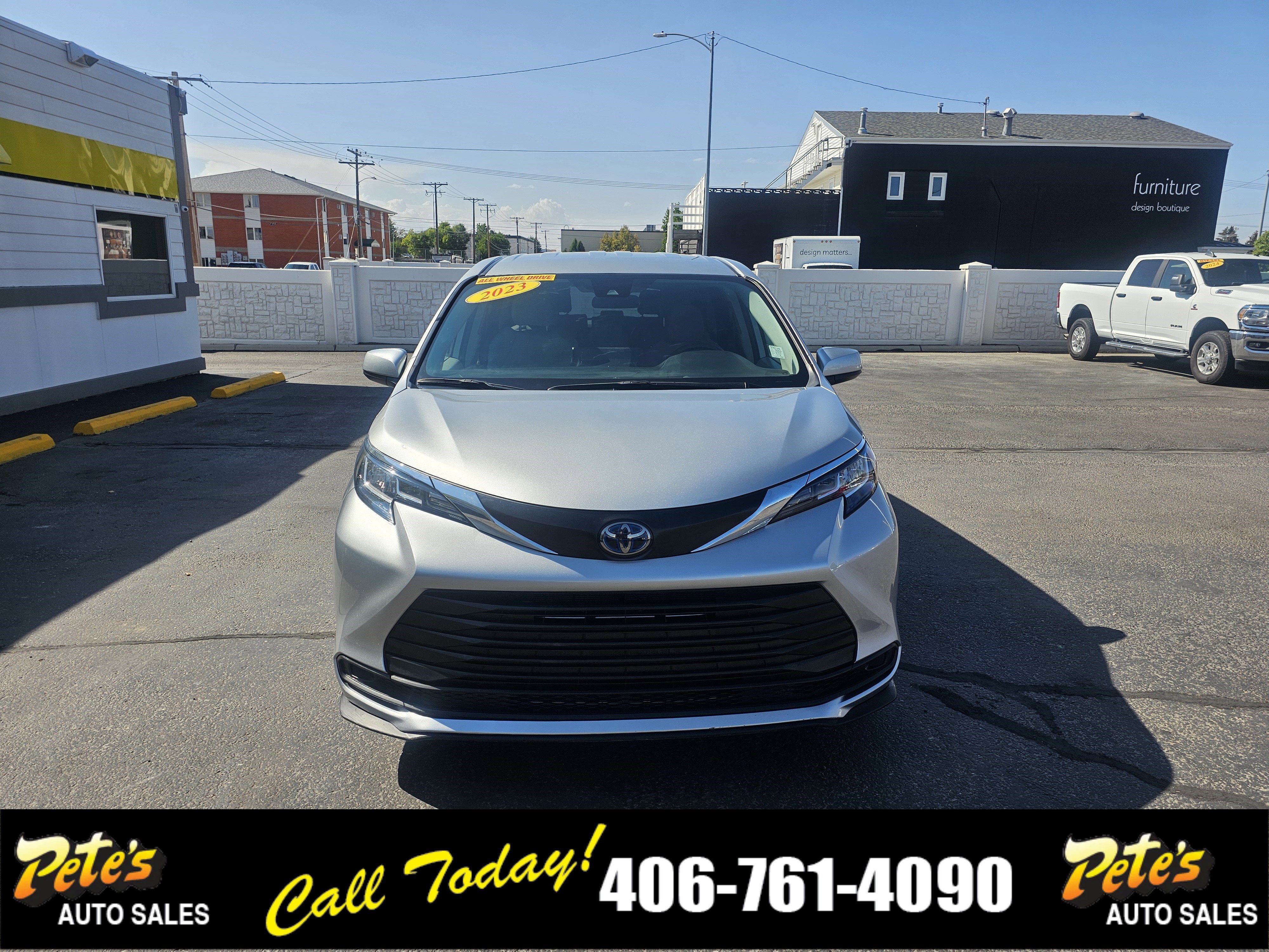 Used 2023 Toyota Sienna LE AWD/4WD image 8